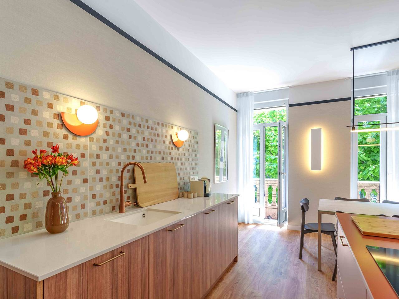 Entire apartment, Modern Luxury 4-Bedroom Suite in Central San Sebastián in Playa de la Concha, San Sebastian
