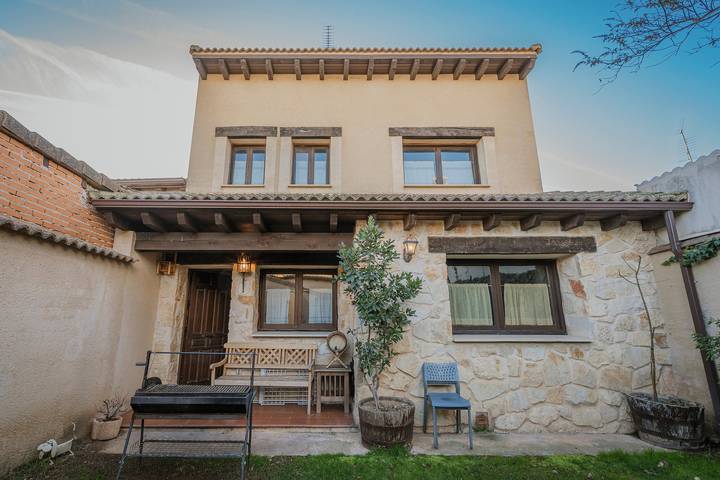Chalet para 10 personas, con Balcón y Jardín en Castilla y León