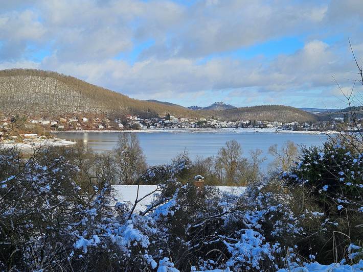 Ferienhaus für 5 Personen, mit Garten und Ausblick sowie Balkon und Seeblick, kinderfreundlich in Edertal - 2