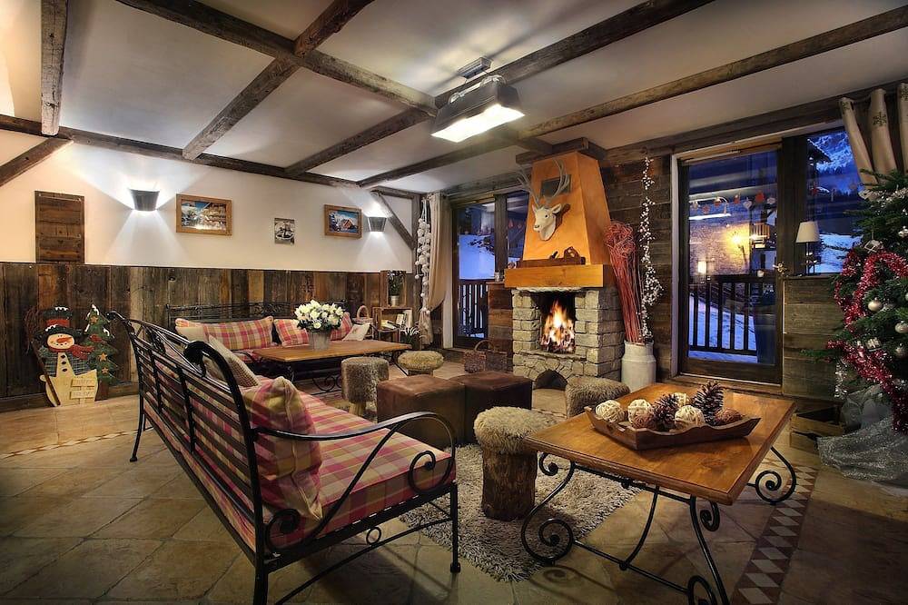 Ganze Wohnung, Gemütliches Appartement «ski aux pieds» | Piscine + Sauna sur place in Oz, Nationalpark Écrins