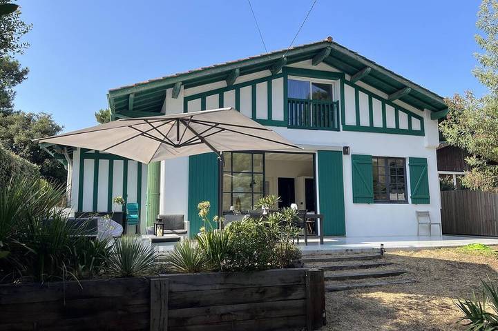 Location de vacances pour 10 personnes, avec jardin dans Pyla-sur-Mer