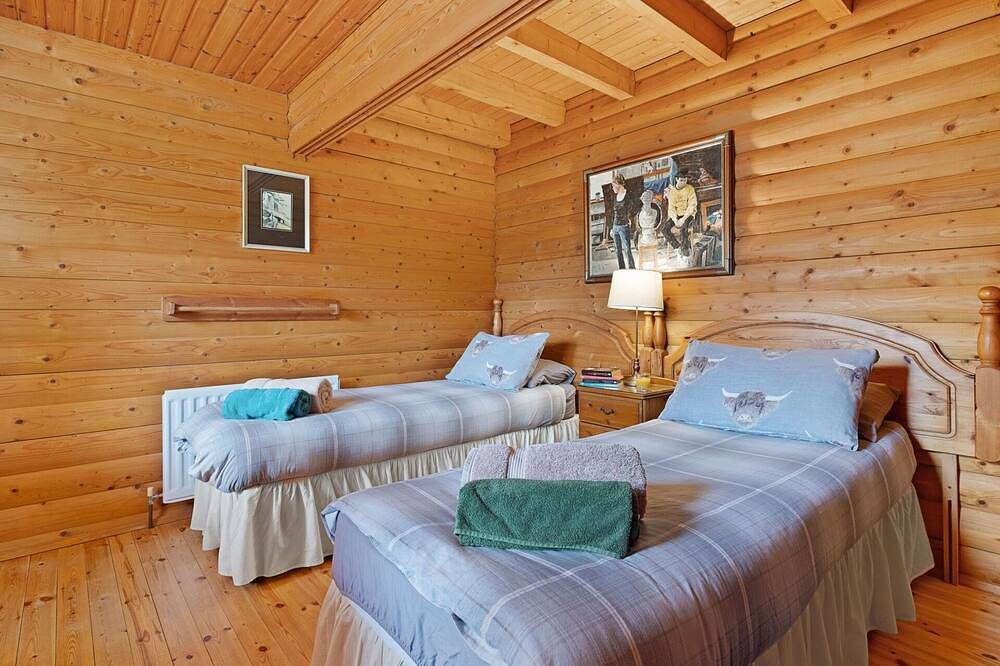 Wonderful  villa for 10 guests with Wifi and pets allowed in Nevis Range, Fort William