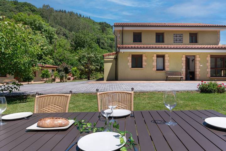 Casa rural para 8 personas, con Vistas en el País Vasco