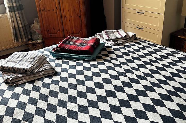 Semi detached house. 2 bedrooms in a desirable location. in Edinburgh, Edinburgh und Lothian