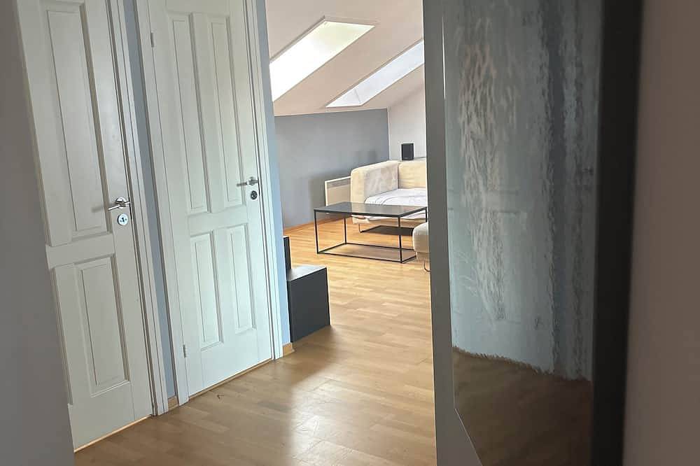 Entire apartment, Old and charming penthouse  🧸🍷 in Grünerløkka, Oslo