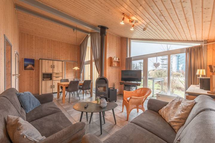 Ferienhaus für 4 Personen, mit Whirlpool und Terrasse sowie Garten und Sauna in Rechlin - 3
