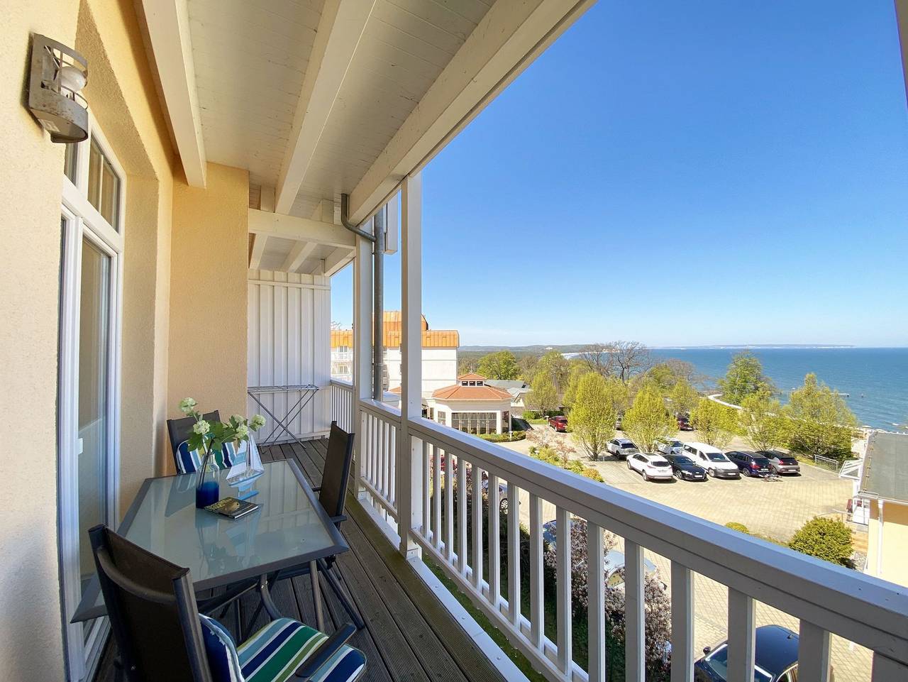 Ganze Ferienwohnung, Csp: Villa Bergfrieden Whg. 06 mit Balkon & Meerblick in Göhren, Rügen
