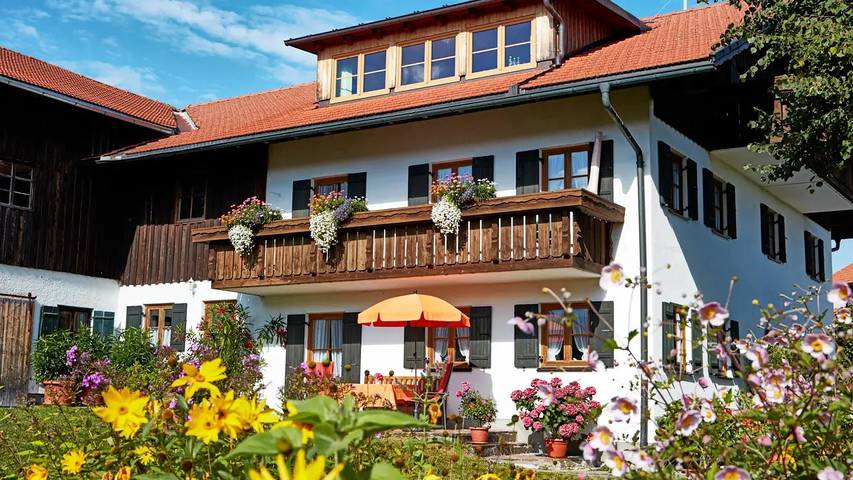 Bauernhof für 4 Personen, mit Balkon und Garten in Nesselwang