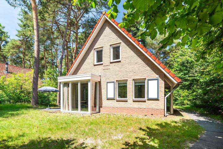 Bungalow für 8 Personen, mit Terrasse und Balkon/Terrasse - 1