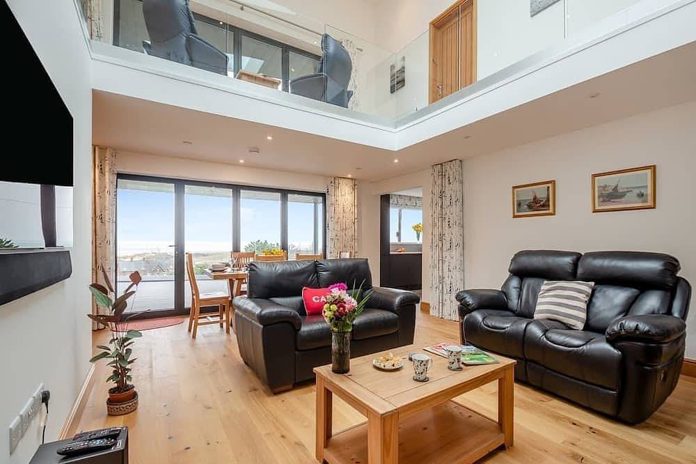 Spectacular Coastal House with Views Across Aberdovey Estuary in Aberdovey, Snowdonia