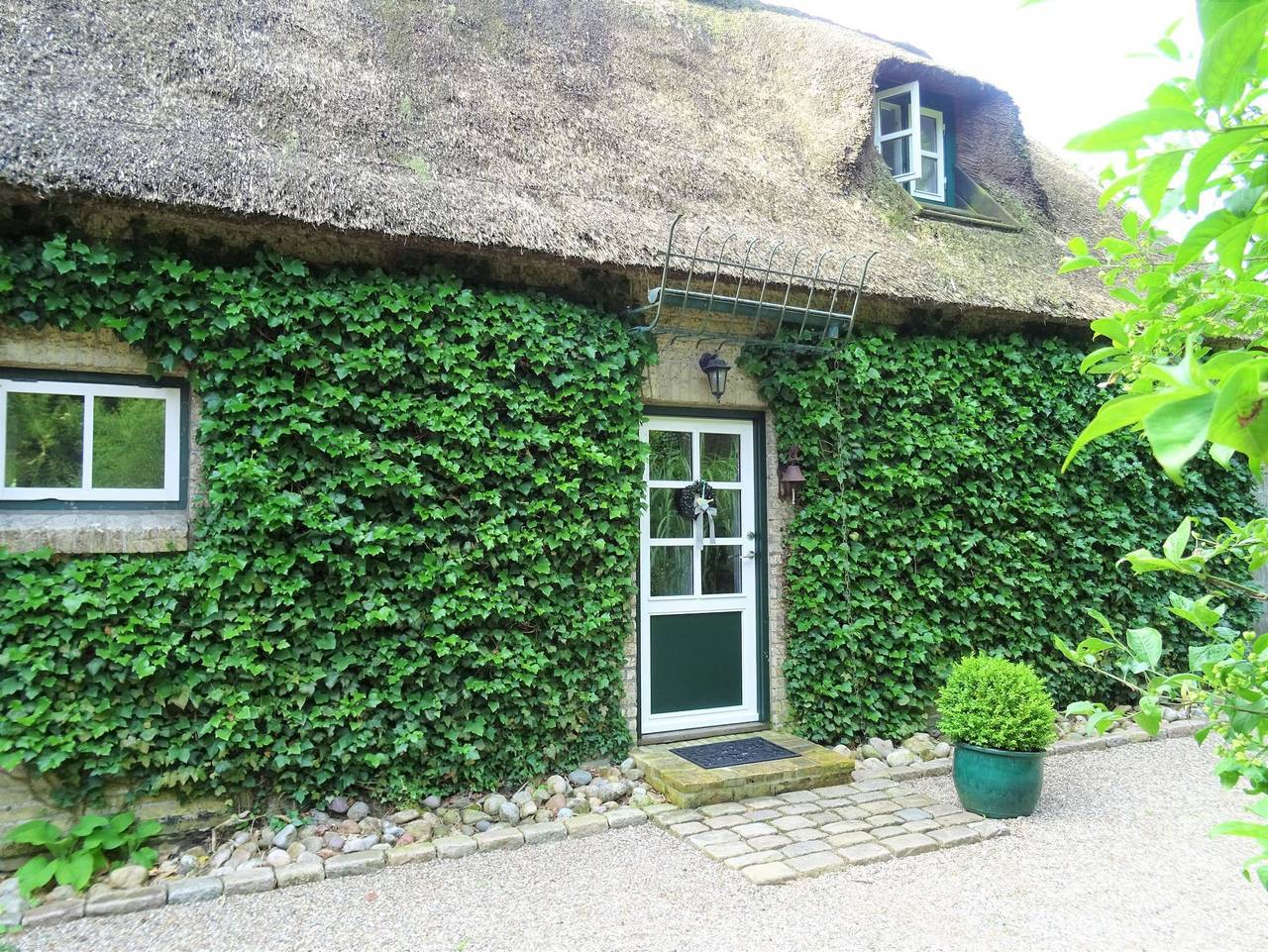 Ganze Ferienwohnung, Kleines Reethaus mit liebevoller Einrichtung und Garten - Kleines Reethaus Johannsen - Peter Johannsen in Silberstedt, Eider-Treene-Sorge