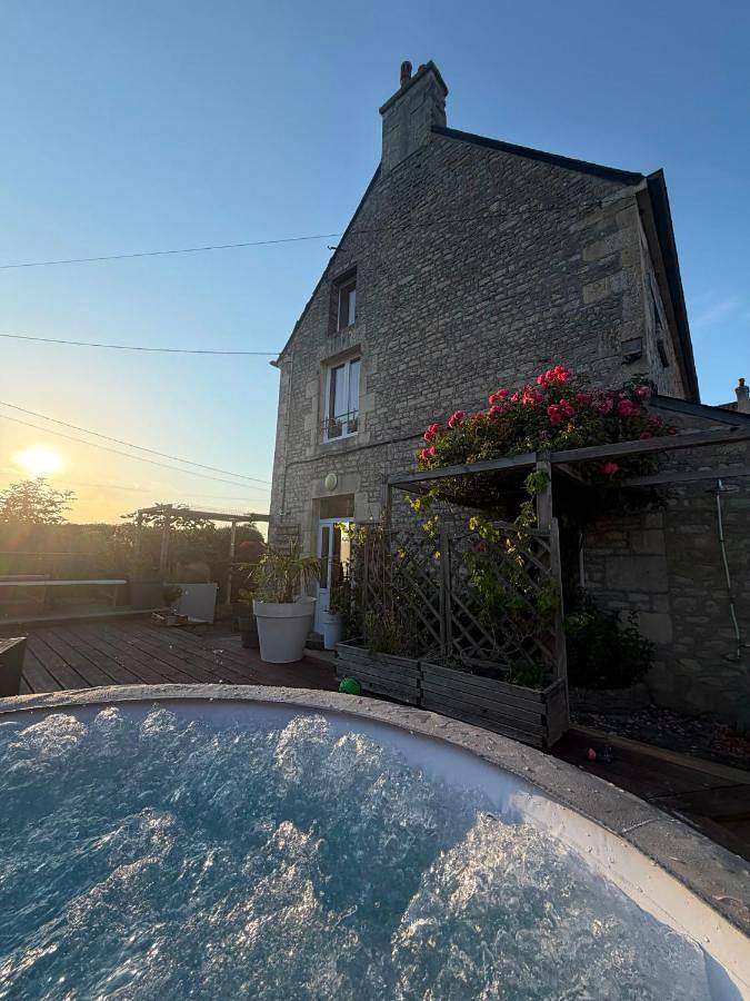 Location de vacances pour 6 personnes, avec vue et jardin, animaux acceptés à Audrieu
