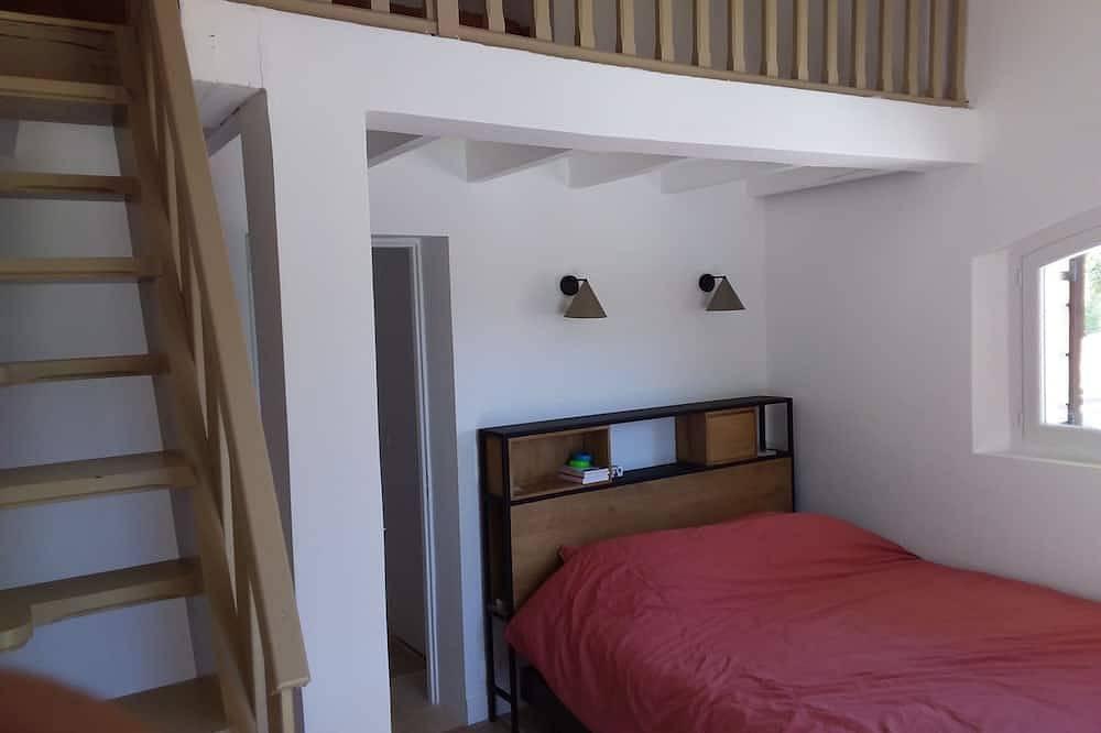 Villa Giulia, in the heart of nature between Aix and Luberon in Rognes, Aix-en-Provence region