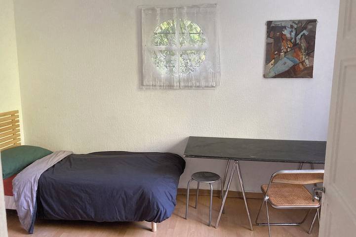 2 Bedroom Private vacation home in Auffargis in Auffargis, Parc naturel régional de la Haute Vallée de Chevreuse