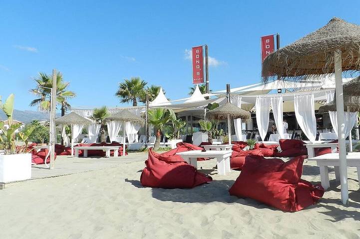 Beach house for 6 people, with garden and terrace as well as pool in Marbella