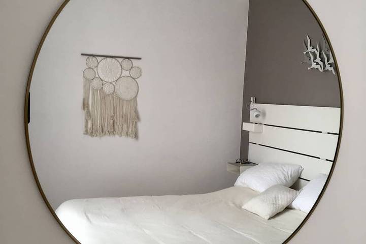 Ganze Wohnung, 64 m2 2 bedrooms 3 minutes walk from the beach, quiet, air conditioning and WiFi in Juan-les-Pins, Antibes