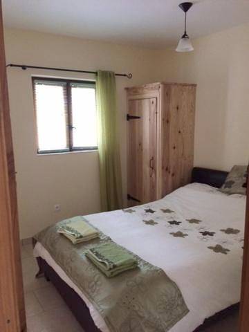 Location de vacances pour 2 personnes, avec piscine ainsi que jardin et vue à Maisonnais-sur-Tardoire - 4