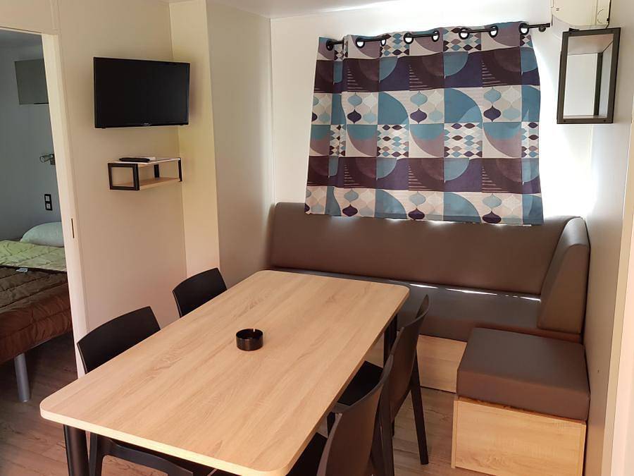 Flower Camping Le Riviera - Mobilhome 7 personnes - Premium Luxe 32m² 3 chambres + lit 160 + Tv + climatisation + Lv + Plancha à gaz in Sampzon, Ardèche
