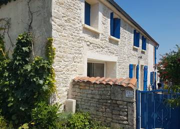 Chambre d’hôte pour 3 personnes, avec piscine et jardin, animaux acceptés à Le Gué-d'Alleré