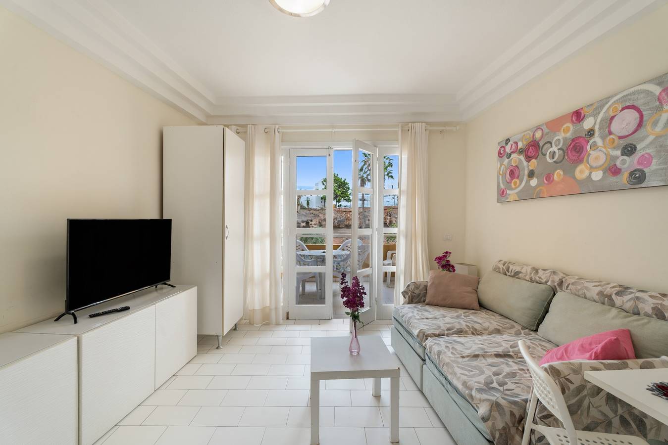 Geheel appartement, Vakantieappartement 'Complejo 206' met zeezicht, gedeeld zwembad en wifi in Puerto Colon, Adeje
