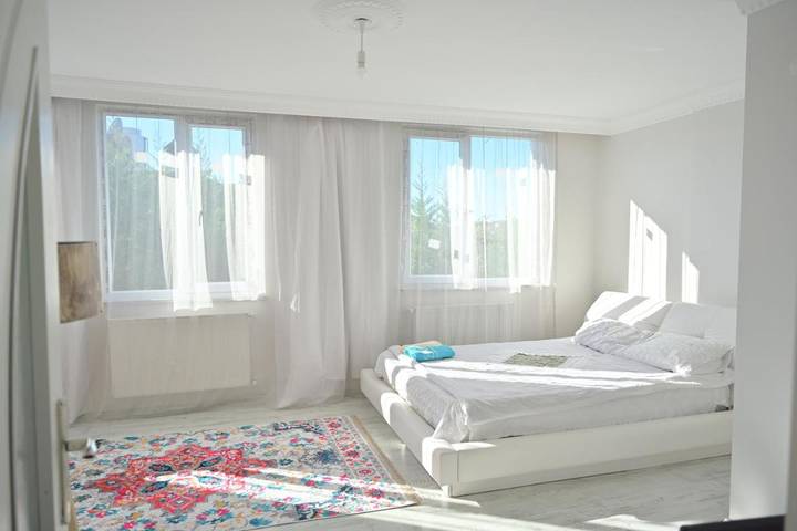 Gîte pour 2 personnes, avec Balcon et Terrasse ainsi que Jardin et Vue à Istanbul