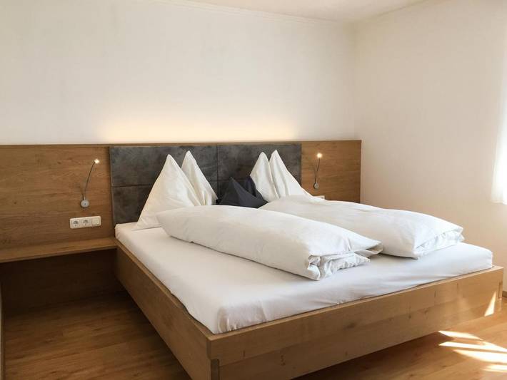 Ferienwohnung für 5 Personen, mit Garten und Pool sowie Ausblick