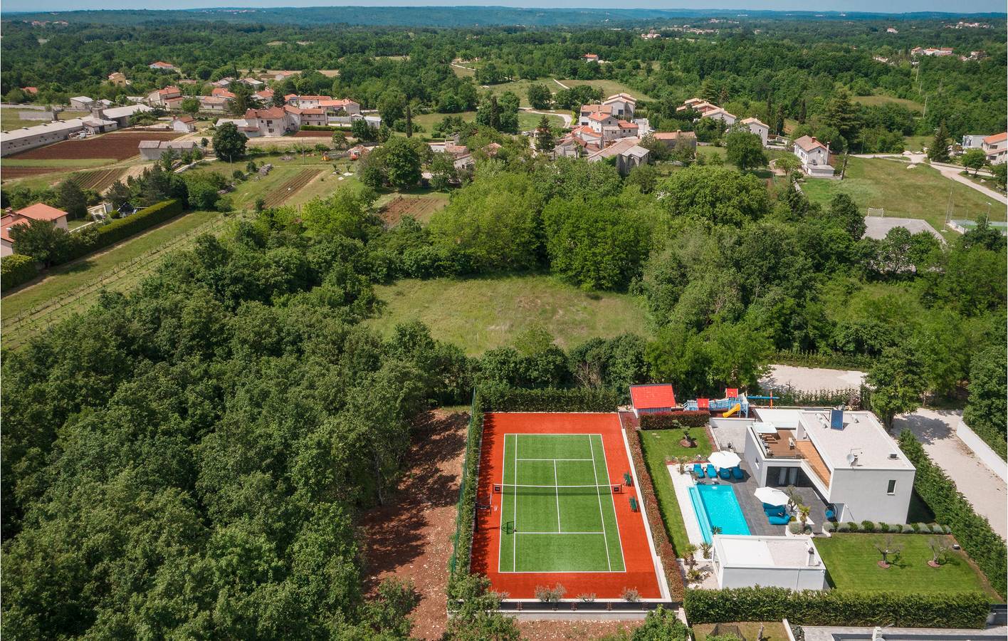 Geräumige 2-Zimmer-Wohnung mit Pool, Terrasse und hervorragender Ausstattung in Žminj, Zentralistrien