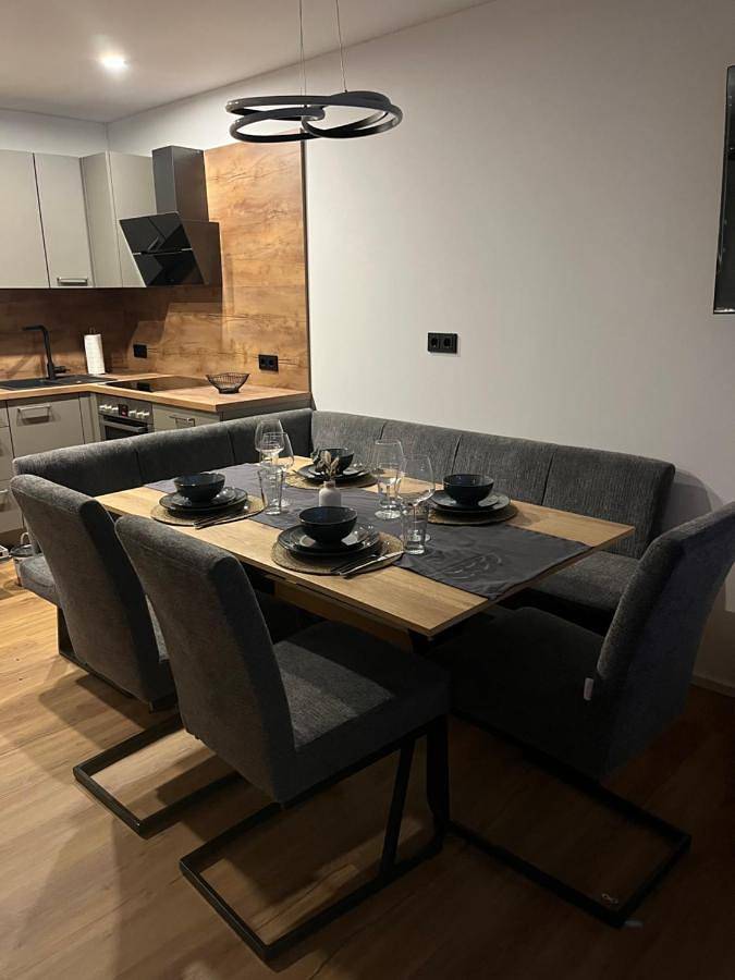 Ganze Wohnung, Moderne Ferienwohnung nahe Salzburg & Eugendorf in Eugendorf, Bezirk Salzburg-Umgebung