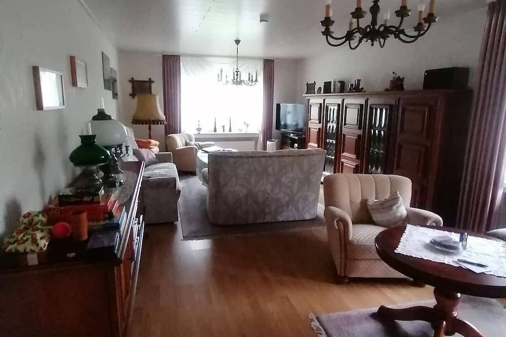 Ganze Wohnung, Ruhige, renovierte Ferienwohnung im Grünen auf Feuerland -Dortmund- in Dortmund, Ruhrgebiet