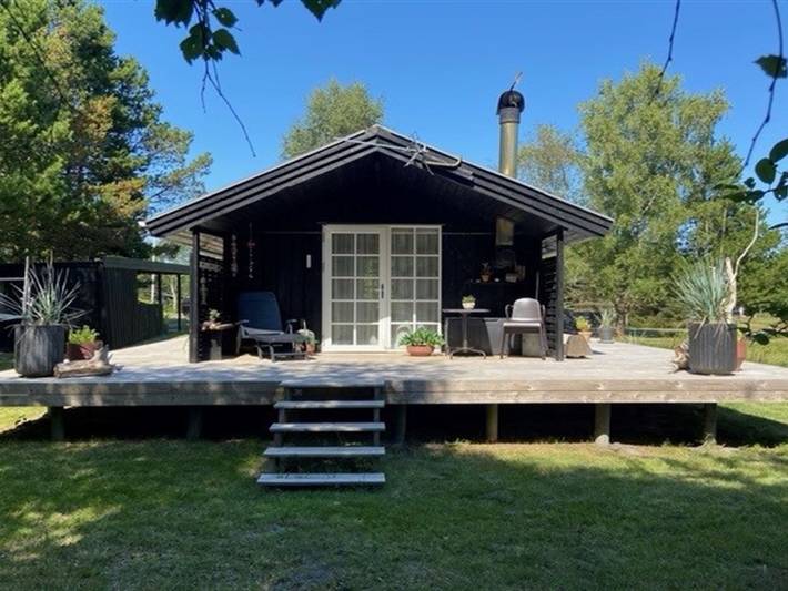 Feriehus for 4 personer, med terrasse, dyr tillatt i Hou
