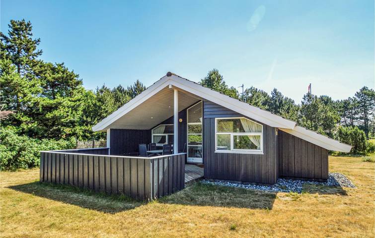 Ferieudlejning for 6 personer, med sauna og terrasse såvel som jacuzzi og have i Rødby