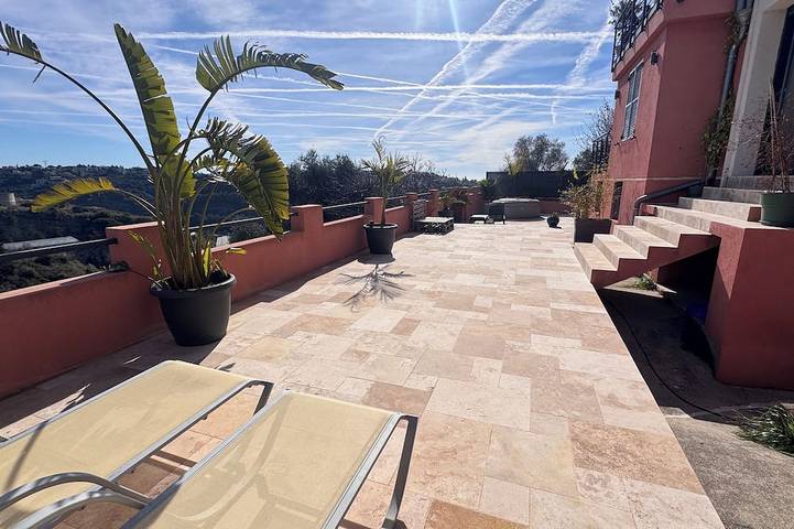 Gîte pour 6 personnes, avec jacuzzi et terrasse à Nice