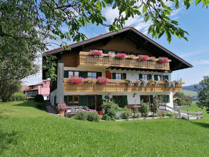 Ferienwohnung für 3 Personen, mit Balkon und Terrasse sowie Garten in Fischen