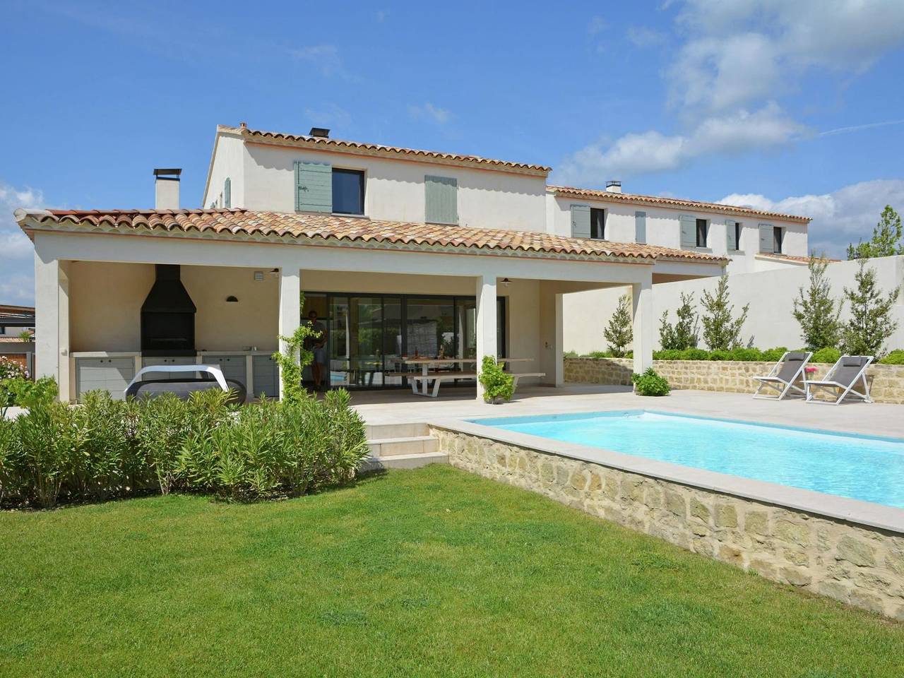 Vibrant Villa in Malaucène with Private Garden in Malaucène, Parc naturel régional du Mont-Ventoux