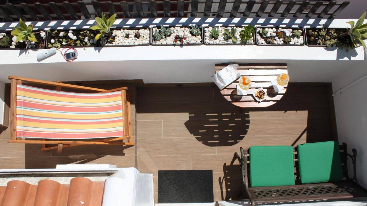 Three-Bedroom House in Praia da Califórnia, Sesimbra