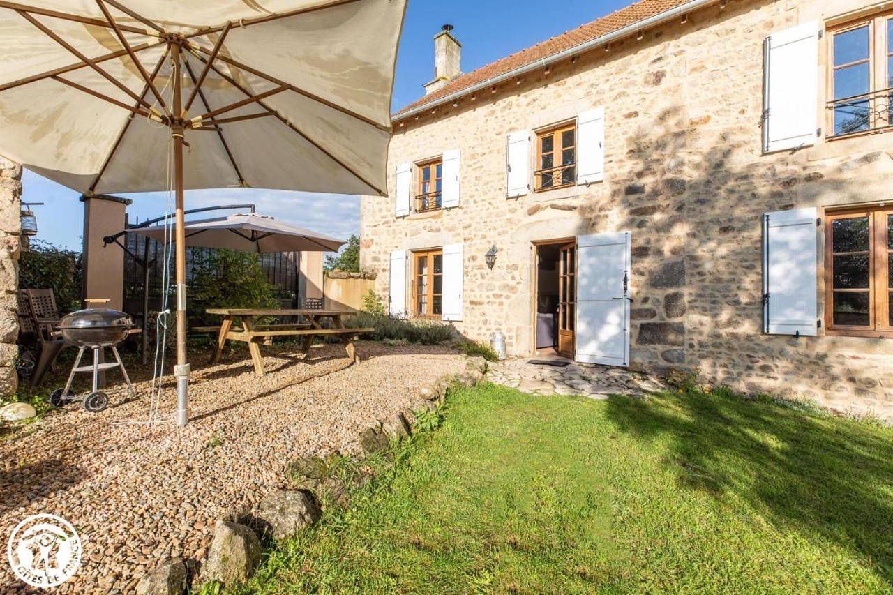 Three-Bedroom House in Saint-Priest-des-Champs, Puy-de-Dôme