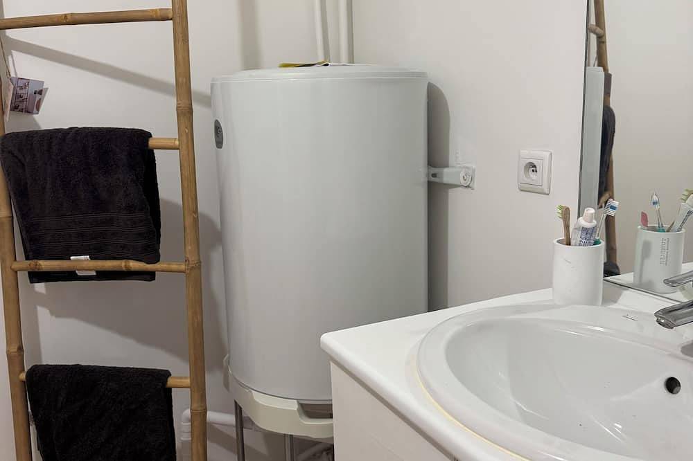 Apartamento entero, Cosy studio 10min from Paris in Villeneuve-la-Garenne, Altos del Sena
