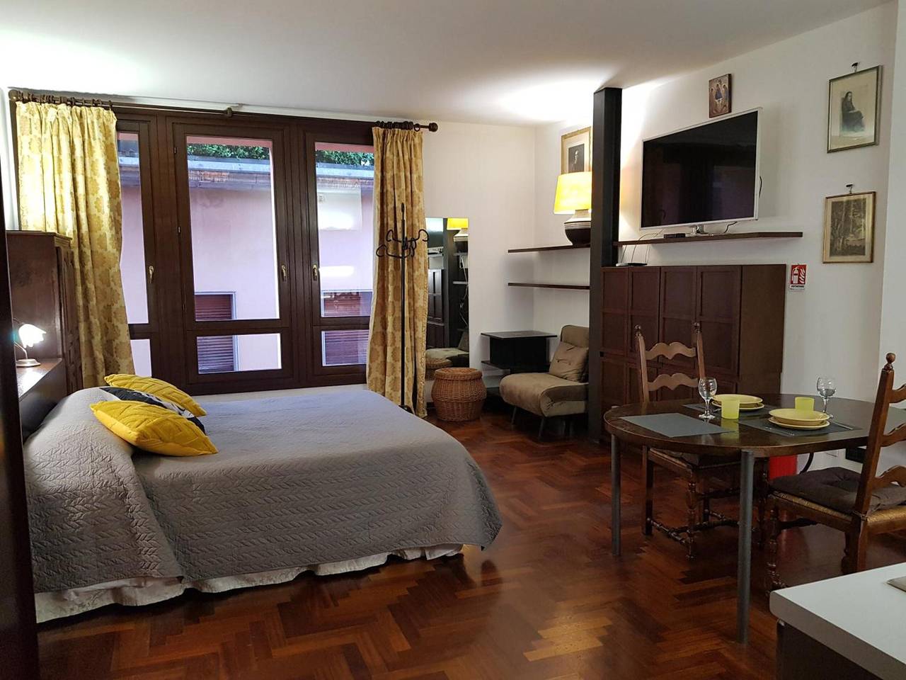 Estudio entero, Estudio 'Otelia' con Wi-Fi y Aire Acondicionado in Cremona, Provincia de Cremona