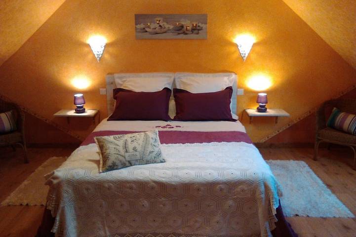 Gîte pour 4 personnes, avec jardin ainsi que jacuzzi et terrasse à Plogonnec - 2