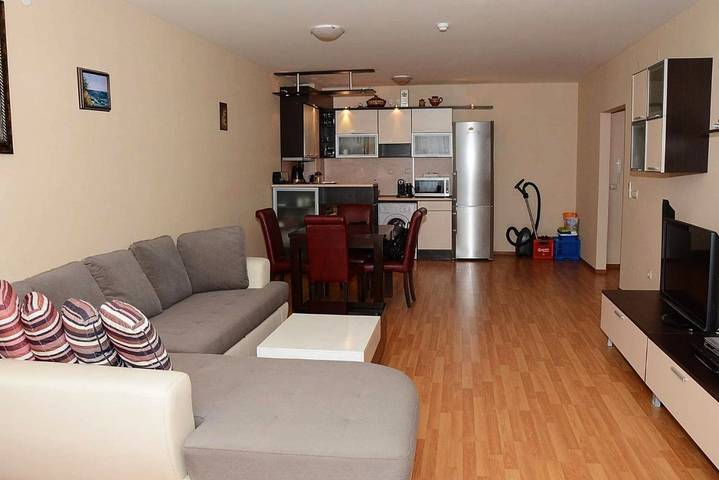 Ferienwohnung für 5 Personen, mit Ausblick und Garten in Varna