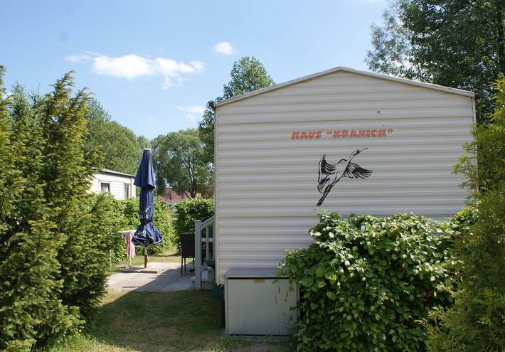 Wohnwagen für 4 Personen, mit Terrasse in Eggesin - 2