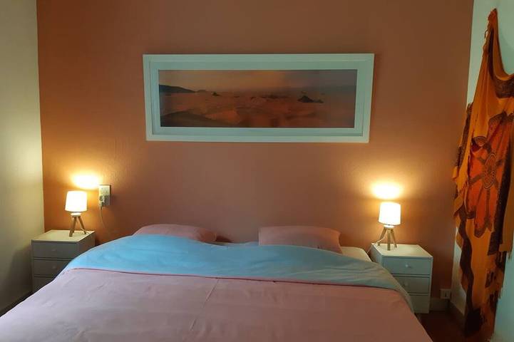 Gîte pour 4 personnes, avec balcon ainsi que jardin et piscine, animaux acceptés à Manteyer