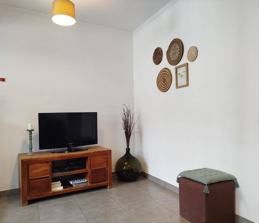 Three-Bedroom Townhouse in São Miguel Island, Lagoa (Açores)