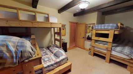 Log Cabin for 12 Guests in Raystown Lake, Huntingdon County, Picture 2