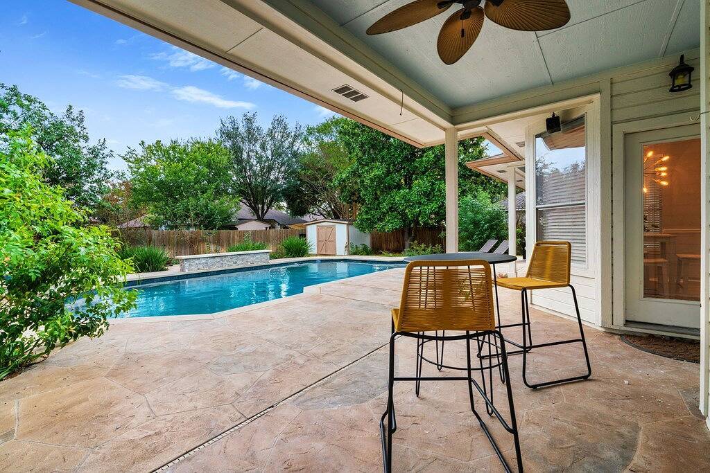 Incredible Heated Pool/Hottub! Gameroom-Movieroom! in Pflugerville, Travis County