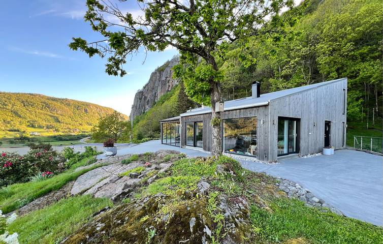 Ferienhaus für 12 Personen, mit Pool und Garten sowie Terrasse - 1