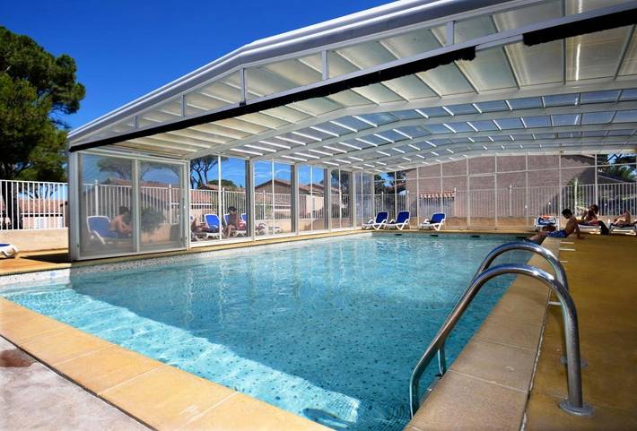 Parc de vacances pour 4 personnes, avec terrasse et piscine à Aubais - 3