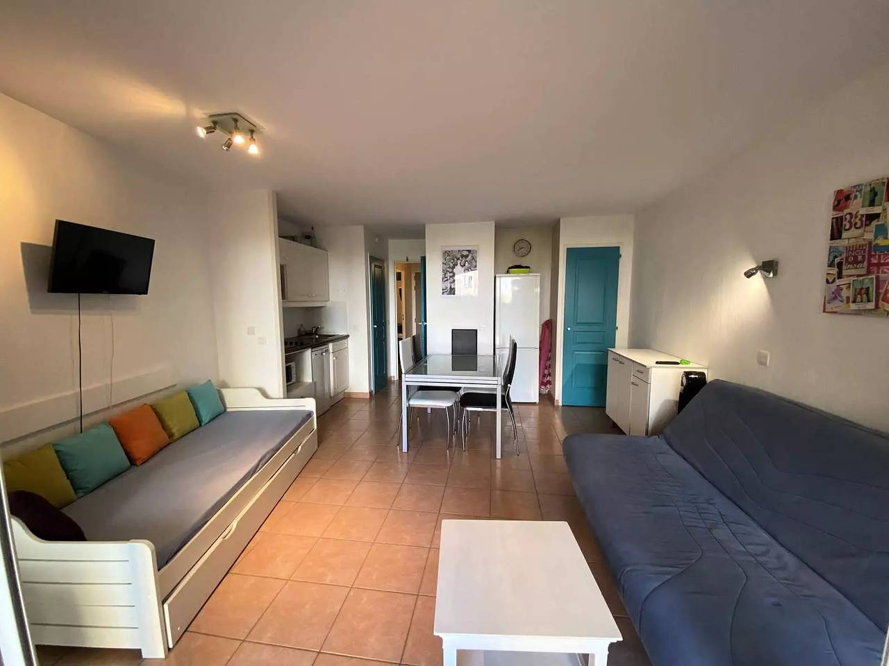 Entire apartment, Pleasant 2-room apartment in beachfront with swimming pool in La Coudoulière, Six-Fours-les-Plages