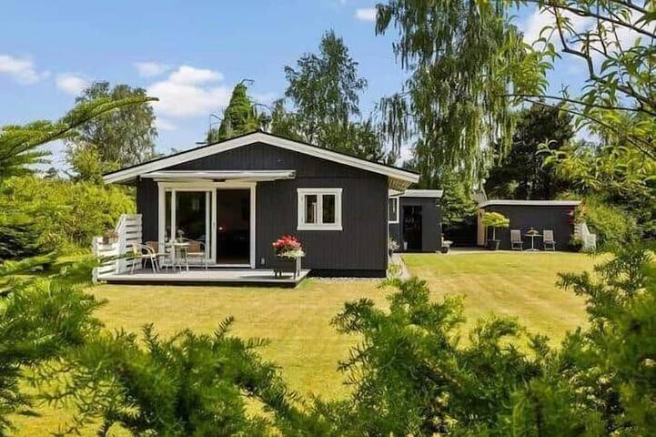 Ferienhaus für 4 Personen, mit Garten in Orø