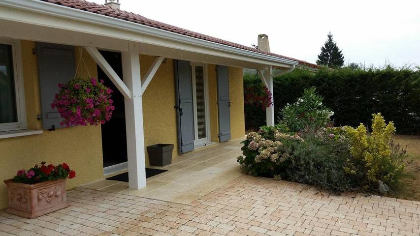 Location de vacances pour 10 personnes, avec jardin ainsi que sauna et piscine dans Beaurepaire - 4